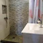 Angelmoon Modern & Sea Views דירה