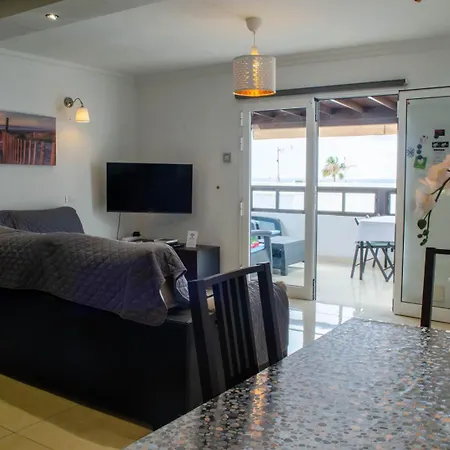 Angelmoon Modern & Sea Views Apartment *