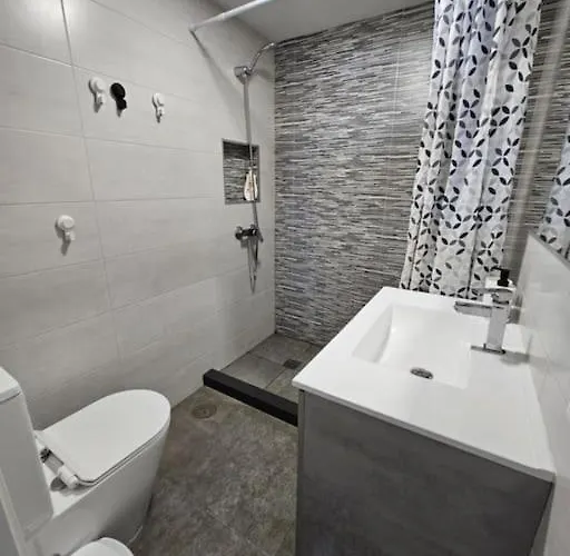 Angelmoon Modern & Sea Views Appartamento *