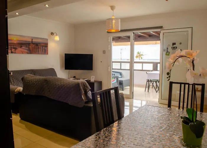 Angelmoon Modern & Sea Views Appartement